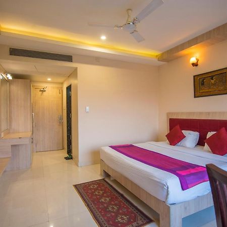 Hotel Signetic Blue Bhopal Ngoại thất bức ảnh