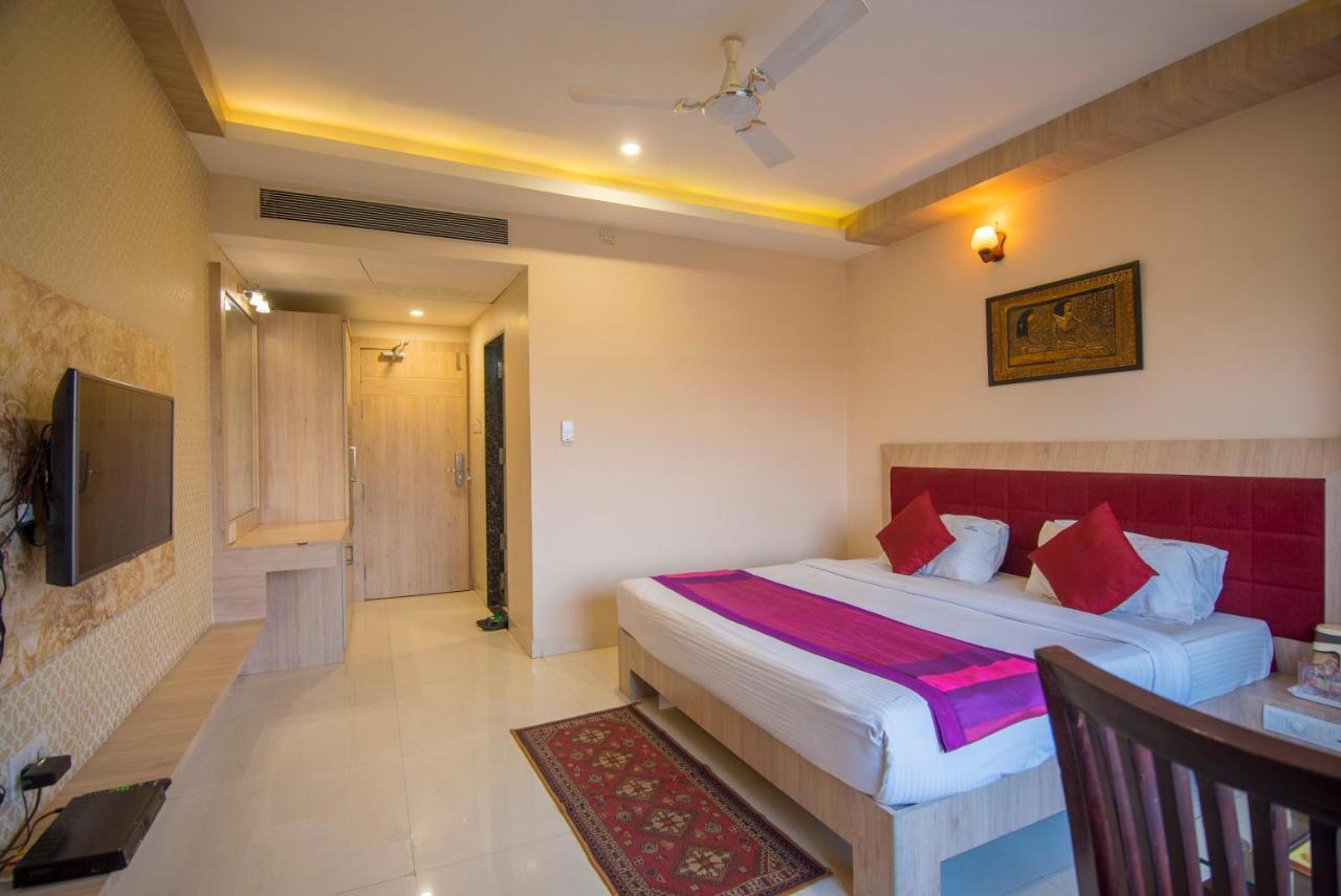 Hotel Signetic Blue Bhopal Ngoại thất bức ảnh