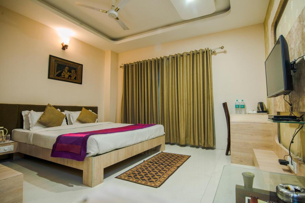 Hotel Signetic Blue Bhopal Ngoại thất bức ảnh