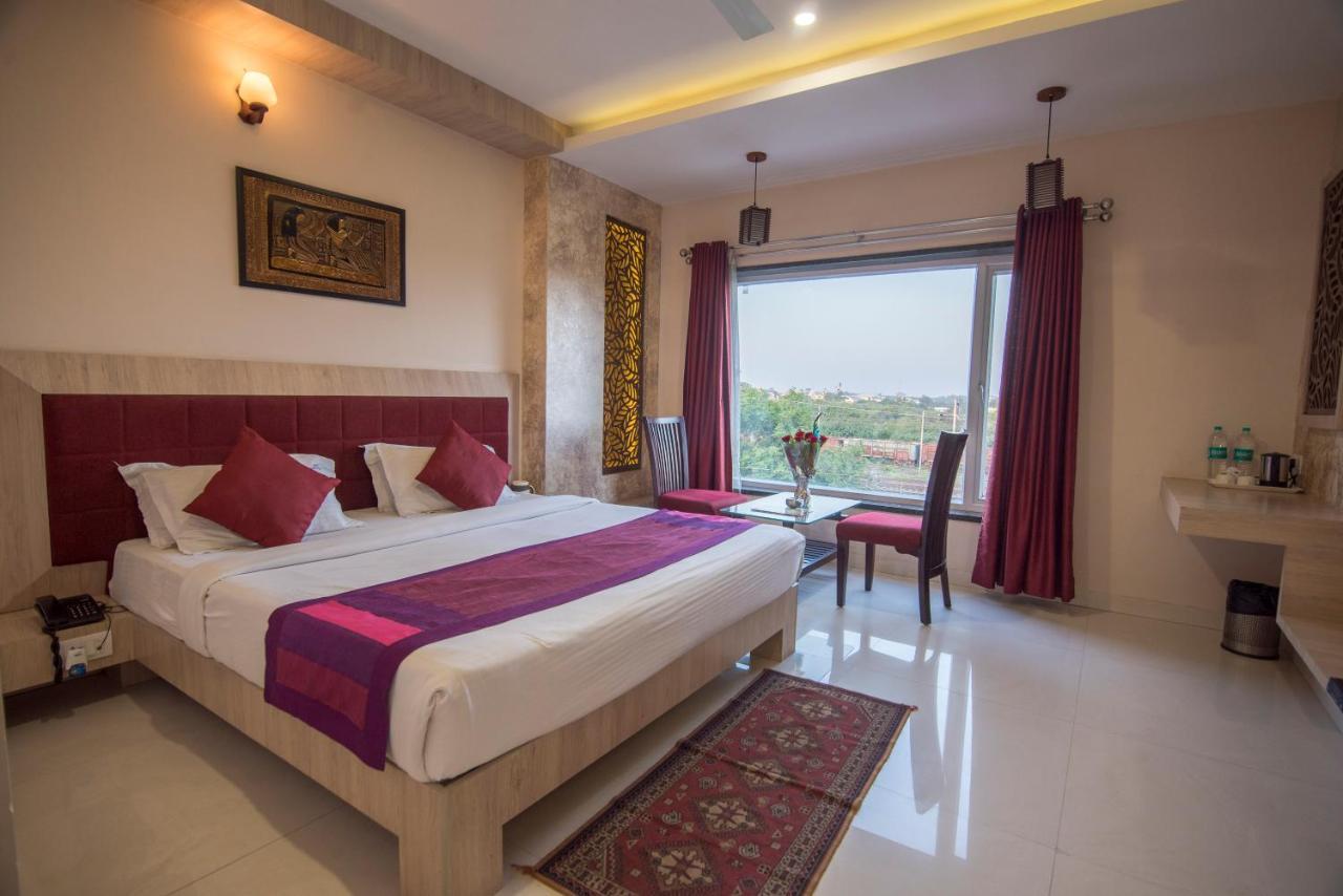 Hotel Signetic Blue Bhopal Ngoại thất bức ảnh