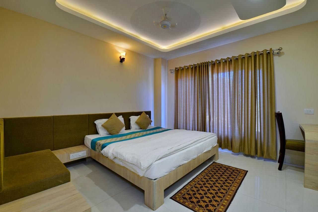 Hotel Signetic Blue Bhopal Ngoại thất bức ảnh