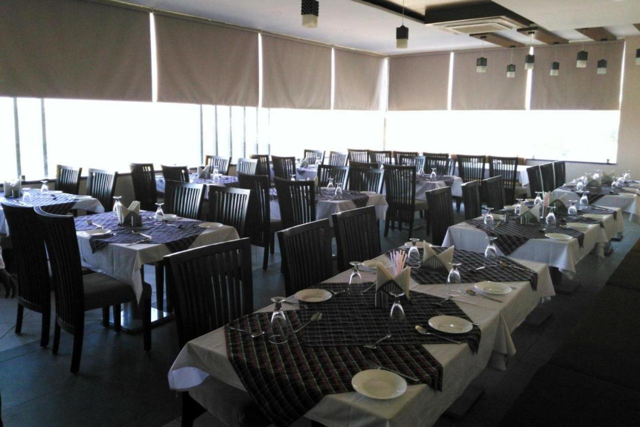 Hotel Signetic Blue Bhopal Ngoại thất bức ảnh
