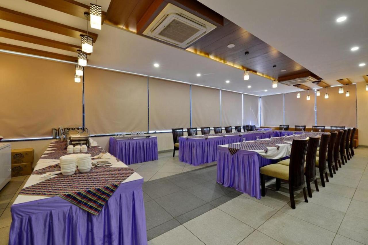 Hotel Signetic Blue Bhopal Ngoại thất bức ảnh