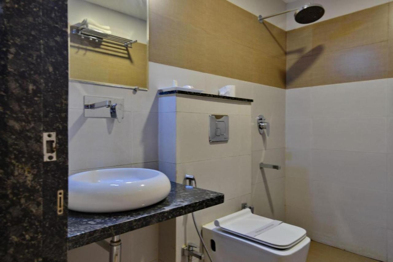 Hotel Signetic Blue Bhopal Ngoại thất bức ảnh